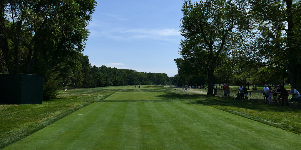 No. 7 | Par 4 | 505 yds. Stay out of the right...